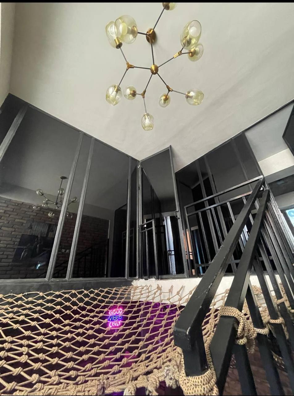 Local Hotel Tachkent Extérieur photo